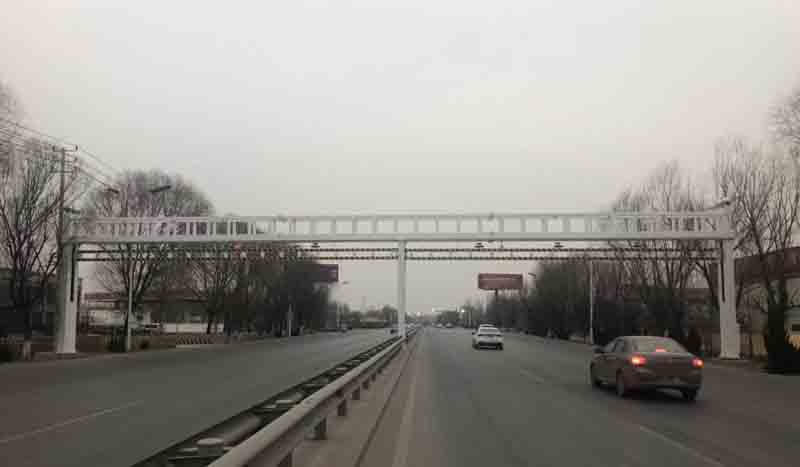 玉林公路限高杆